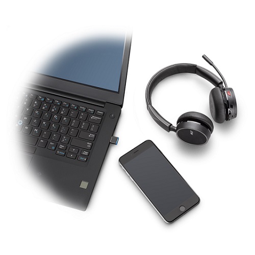 Voyager 4220 UC Laptop and Phone